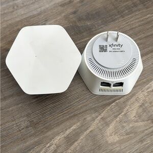 Xfinity White WiFi Extender
